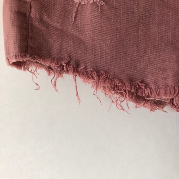 AEO Dusty Rose Distressed Jean Short - Size 6 - Picture 3 of 6